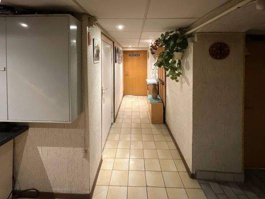 Flur im Kellergeschoss