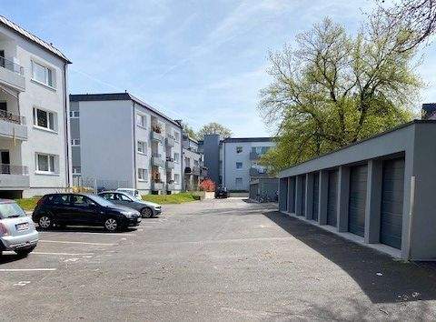 Stellplätze + Garagen