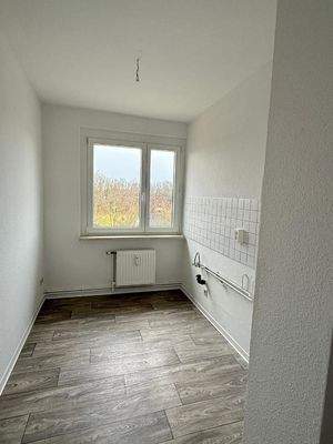 Küche mit Fenster ...