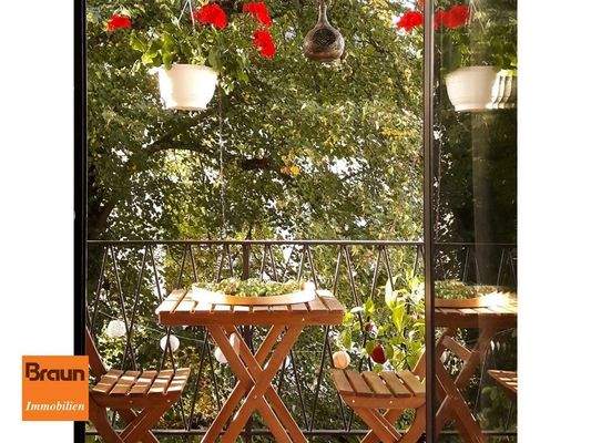 2-3 Fam.-Wohnhaus, VS-S, Balkon OG