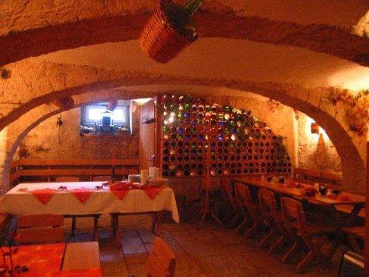 Gewölbekeller im laufenden Betrieb
