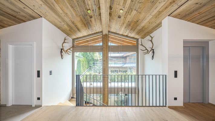 KITZIMMO-Exklusive Luxusvilla mit Kaiserblick in Toplage - Immobilien Going.