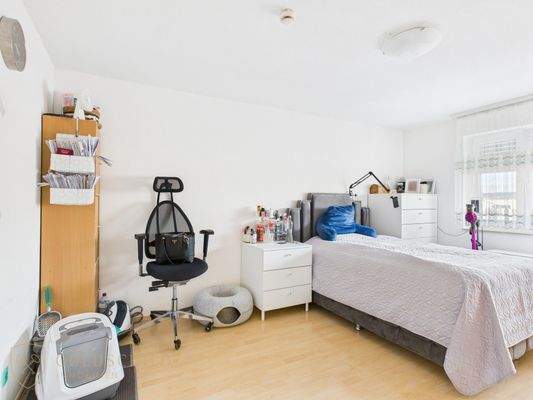 CAM03512G0-PR0090-STILL005