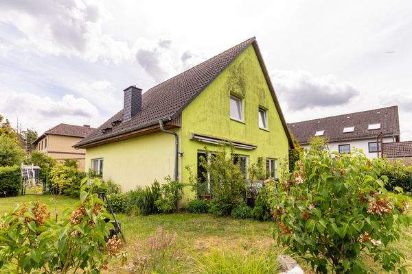 Außenansicht + Garten