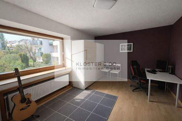 Helles Kinder-/Arbeitszimmer