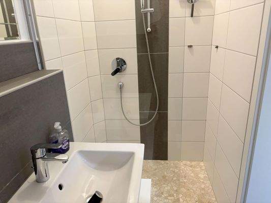 Duschbad für Kinder und Gäste