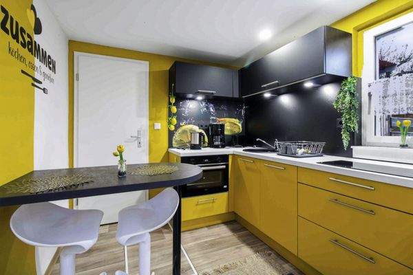 Küche mit Einbauküche