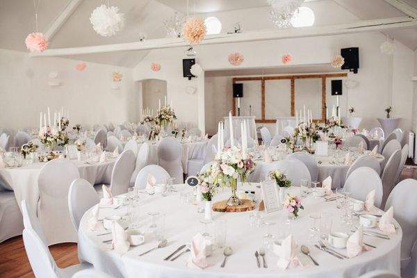 Eventbereich-Festsaal mit Tanzfläche