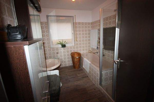 Badezimmer der Erdgeschosswohnung