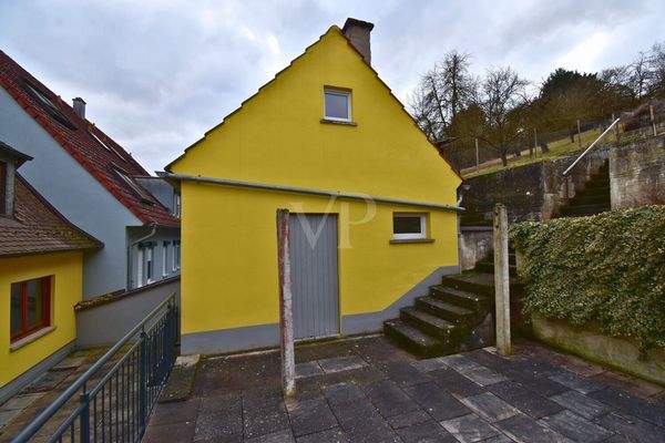 Terrasse + Nebengebäude