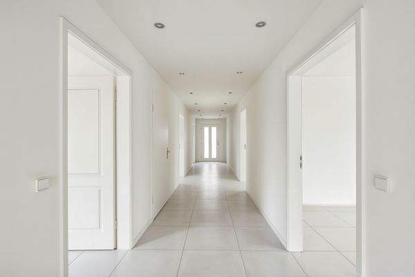 Flur - (KI generiert)