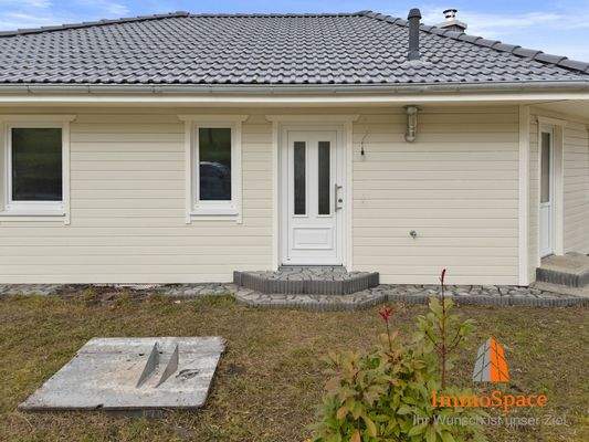 Blick auf den Eingangsbereich des Bungalows