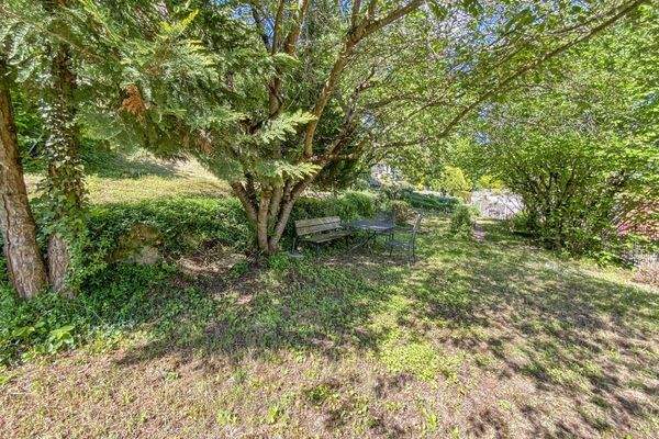 Garten mit Sitzplatz