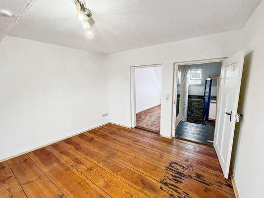 Zimmer mit Zugang zur Ankleide