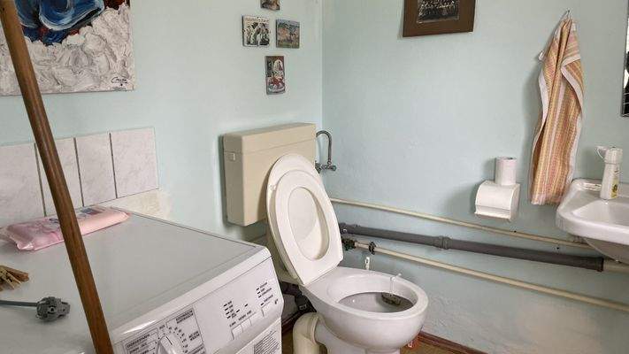 Eingangsbereich / WC