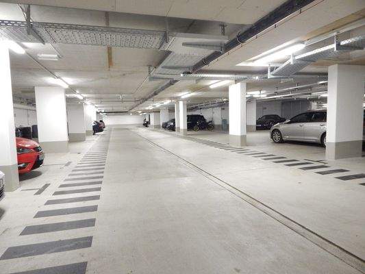 Tiefgaragenstellplatz