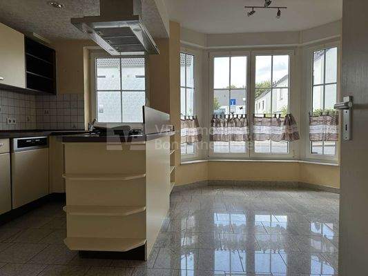 offener Küchen-Essbereich