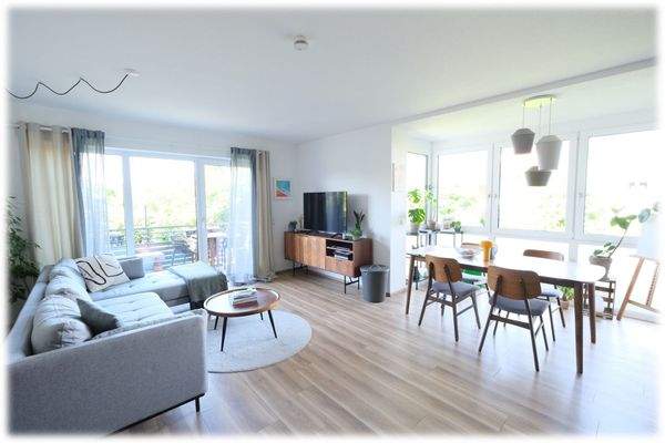 Viel Licht Dank großer Fensterfronten