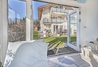 EG Wohnung - Blick von Pavillon in Garten