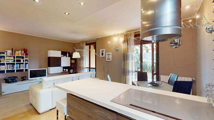 NA-072-9-Appartamento-arredato-con-corte-esclusiva