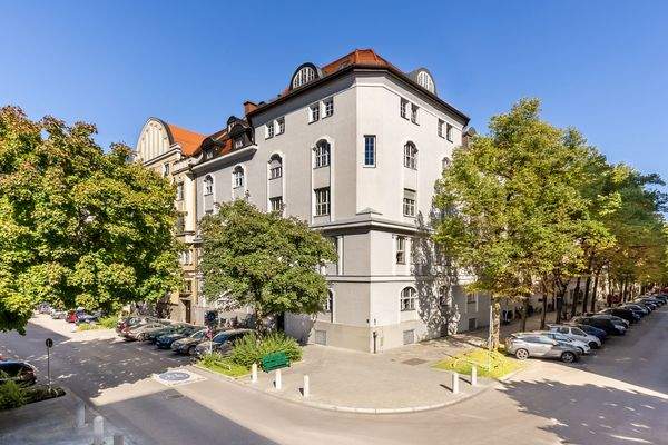 Stilvolle Altbaufassade