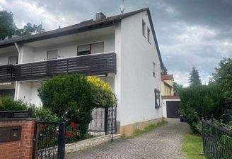 Hausseite Einfahrt
