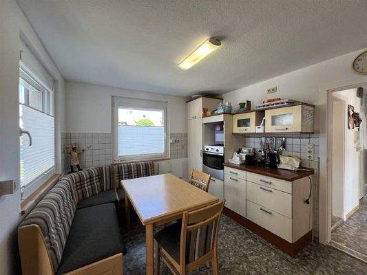 Küche mit Platz für eine Sitzecke EG