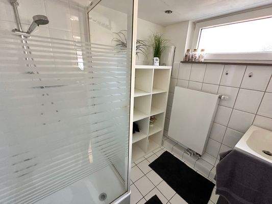Bad mit Dusche (EG)