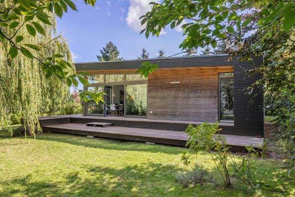 Hausansicht mit Terrasse