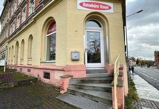 Eingang Reisebüro Knorr