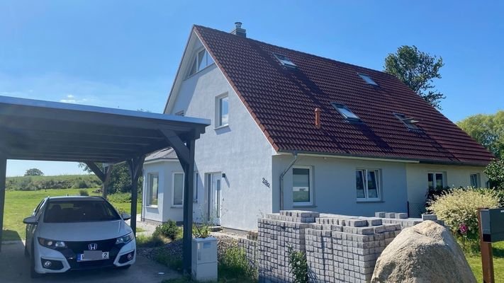 Haus und Carport