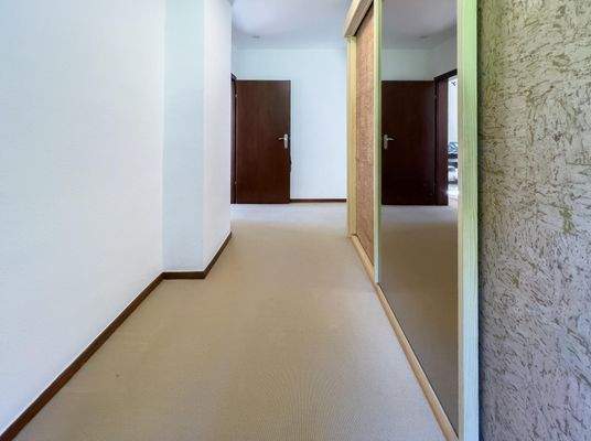 Ankleideraum vor Arbeits- o. Kinderzimmer