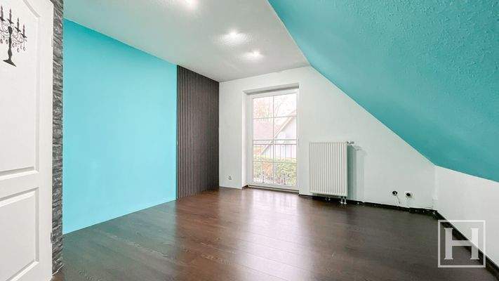 Großzügiges Schlafzimmer