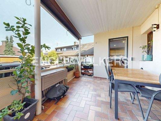 Treppe zum Hof vom großen Balkon aus