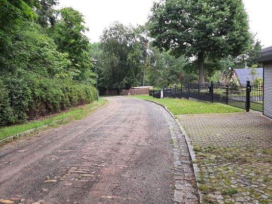 Zufahrt Straße