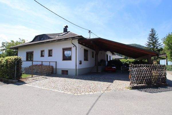 270m² gepflegter Bungalow (Zweifamilienwohnhaus) mit ausgebautem Dachgeschoss und 1.318m² Grund in Viktring in TOPLAGE