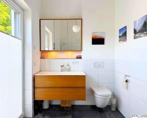 Bad - 2. OG mit Dusche und WC