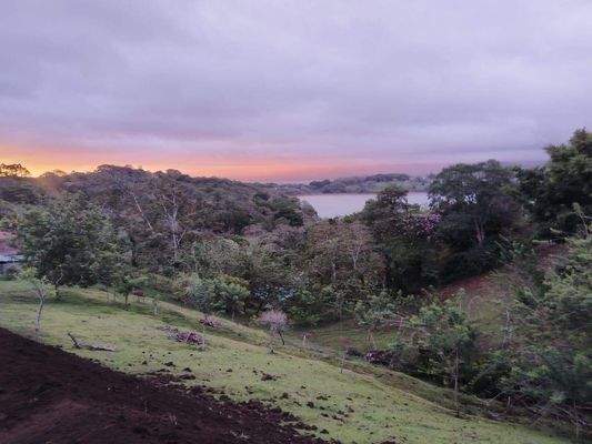 ImmoScout360 view 2 Lake.jpg