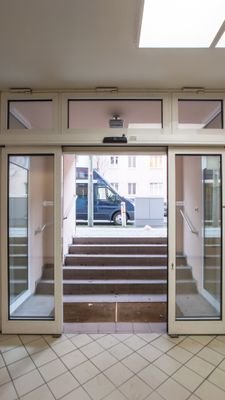 Schaufenster und Haupteingang-7.jpg