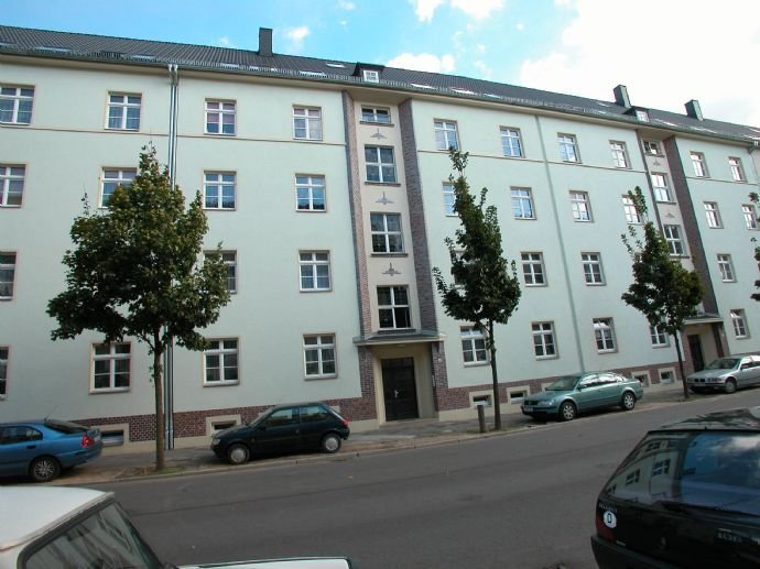 +++ 4-Zimmer-Maisonette-Wohnung mit Balkon, Stellplatz sowie kostenfreie EBK +++