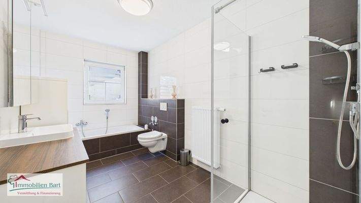 Badezimmer / Vollbad