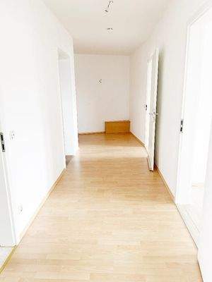 Flurbereich mit Blick Richtung Wohnungseingang