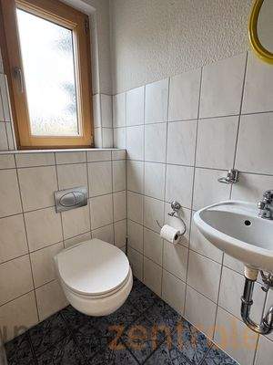 45DC3A35-73F1-4700-BDAC-936C110242CF_1_105_c