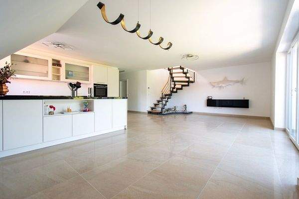 Wohnen, Küche/Esszimmer mit Zugang zum Balkon