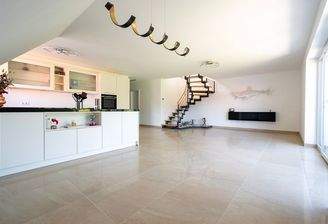 Wohnen, Küche/Esszimmer mit Zugang zum Balkon