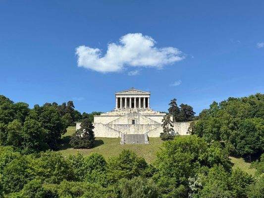 Die Walhalla – majestätisch über der Donau gelegen