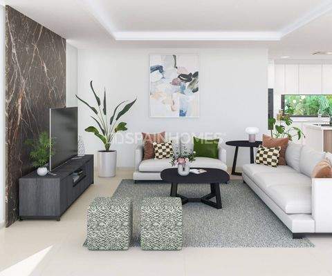 Detached Houses with Private Pools in Estepona Málaga