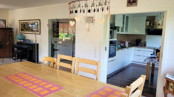 Ansicht Esstisch- Küche.jpeg