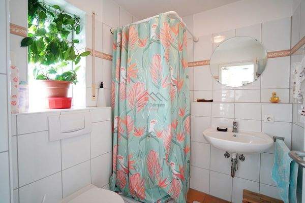 Gästebad mit Dusche und WC