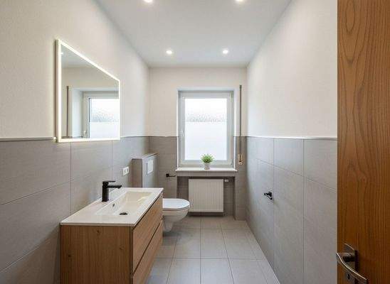 EG separates WC mit Einrichtungsbeispiel